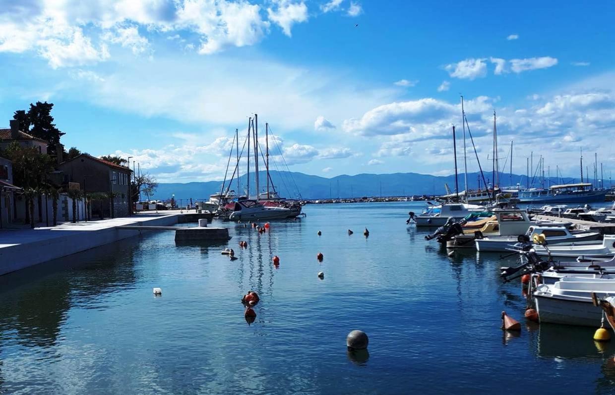 Apartments Ljuba I Mare Малинська Екстер'єр фото