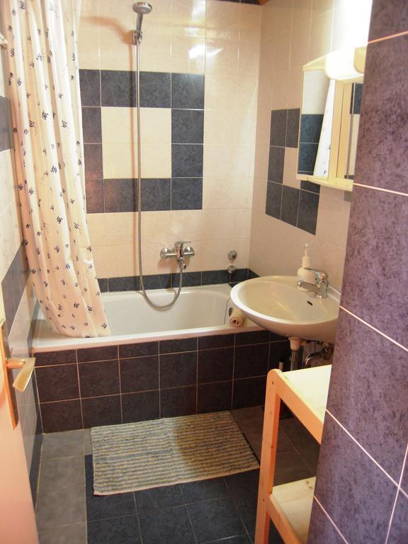 Apartments Ljuba I Mare Малинська Екстер'єр фото