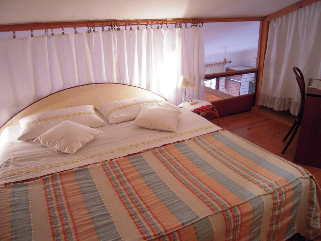 Apartments Ljuba I Mare Малинська Екстер'єр фото